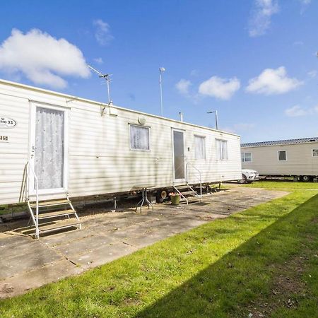 Great 8 Berth Caravan For Hire At Southview Holiday Park In Skegness Ref 33025E Extérieur photo