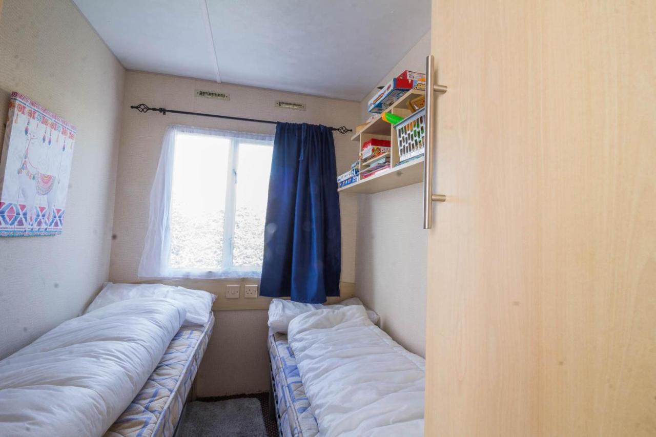 Great 8 Berth Caravan For Hire At Southview Holiday Park In Skegness Ref 33025E Extérieur photo
