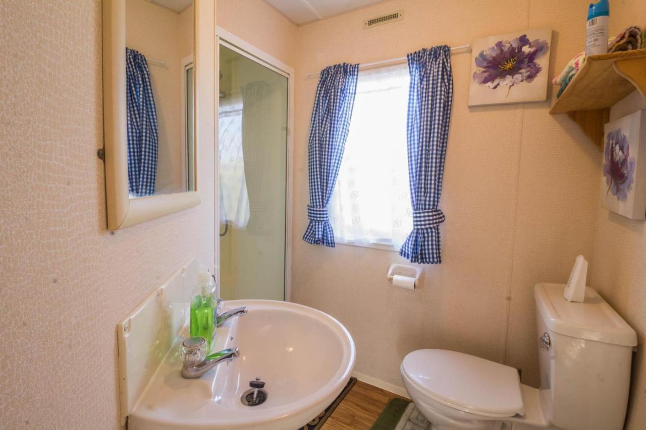Great 8 Berth Caravan For Hire At Southview Holiday Park In Skegness Ref 33025E Extérieur photo